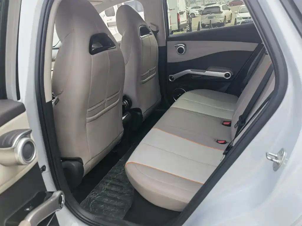 BYD Yuan Plus — миниатюра 8