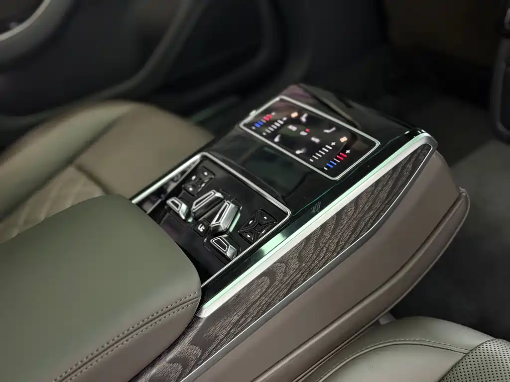 Audi A8 — миниатюра 18