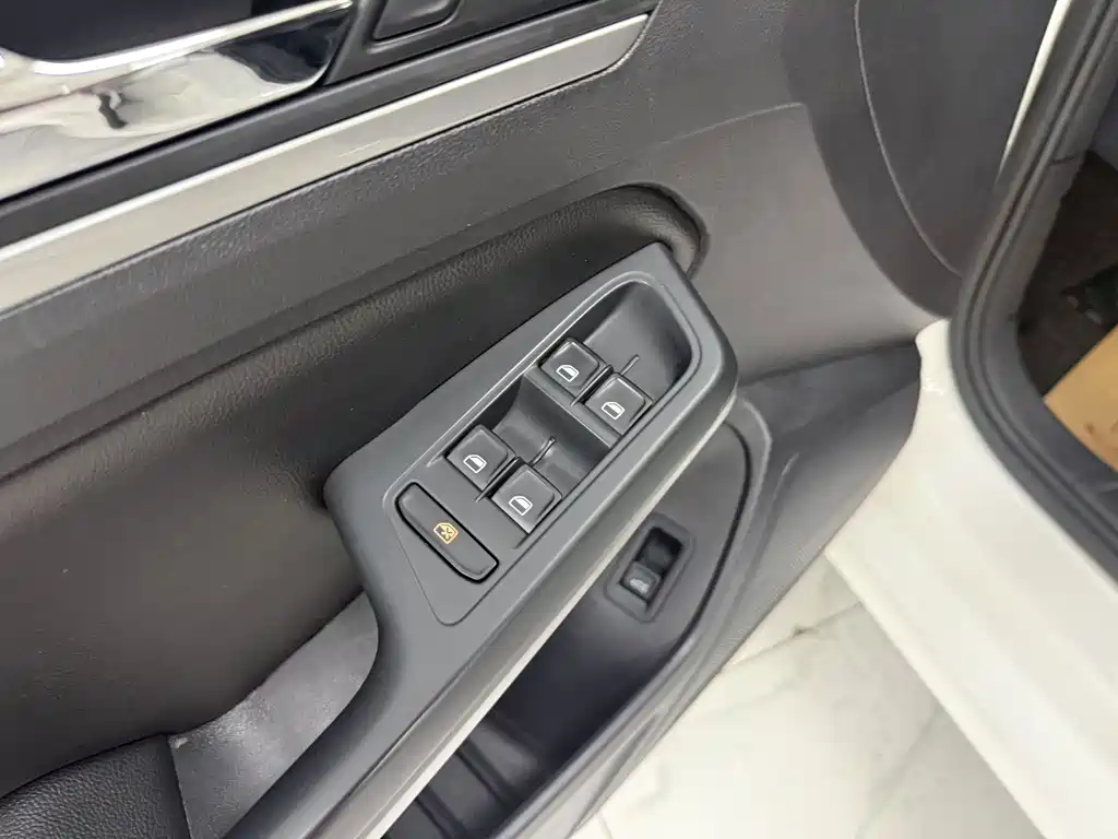 Volkswagen Lamando — миниатюра 9