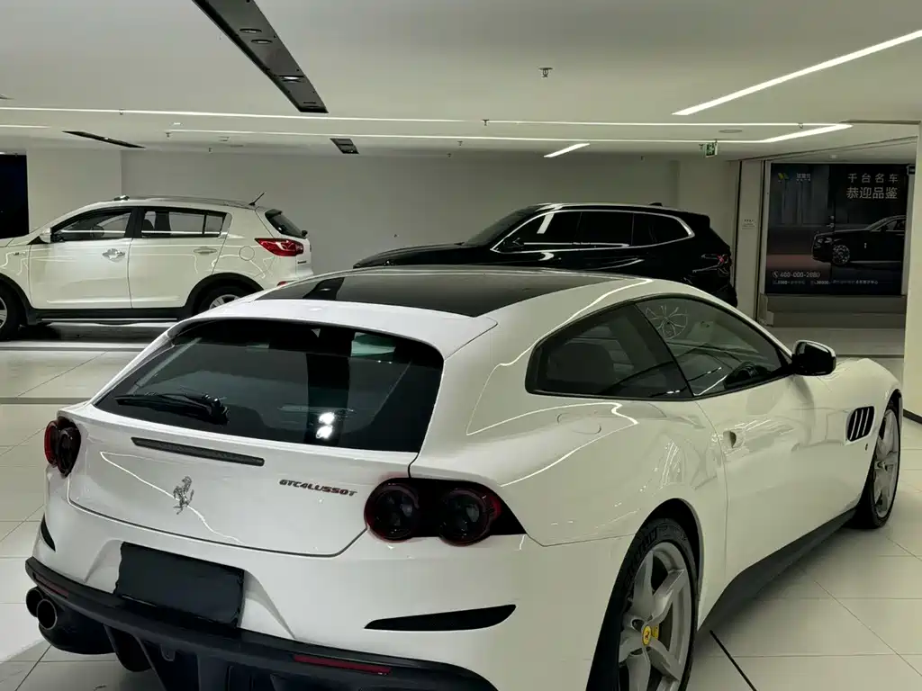 Ferrari GTC4Lusso — миниатюра 7
