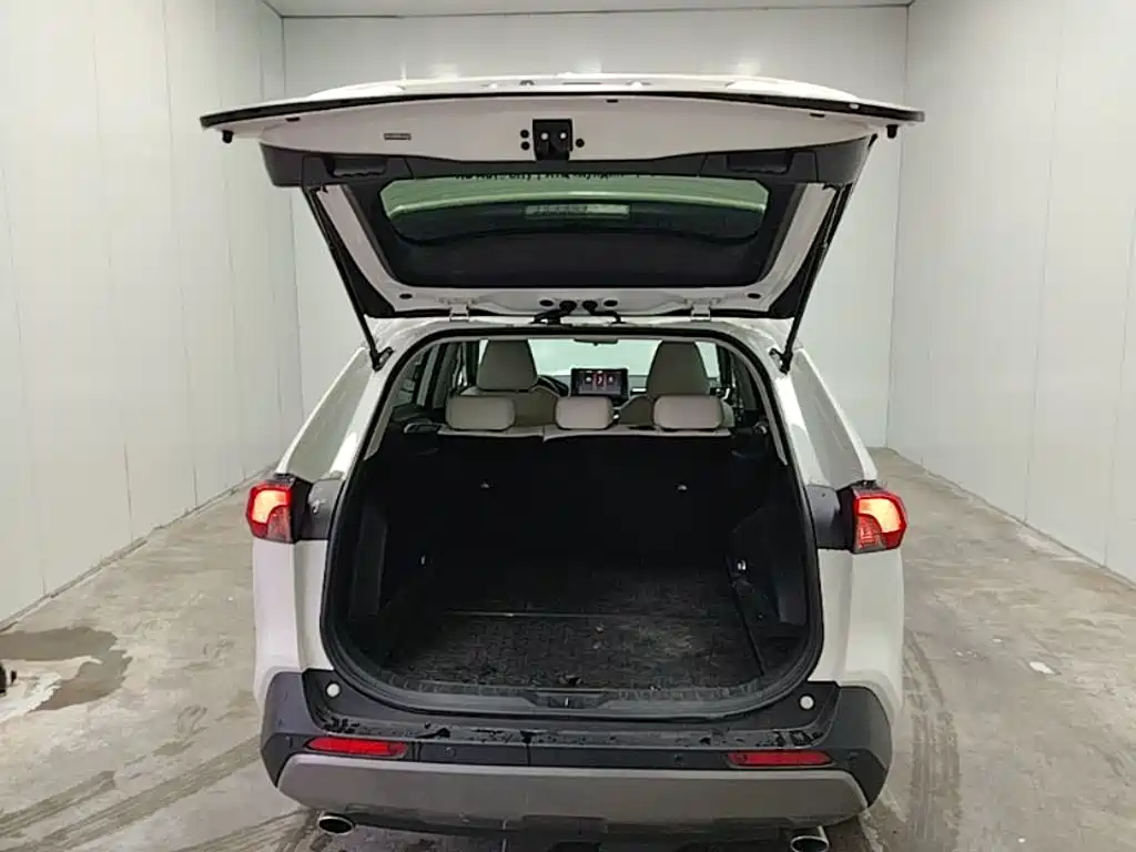 Toyota RAV4 — миниатюра 19
