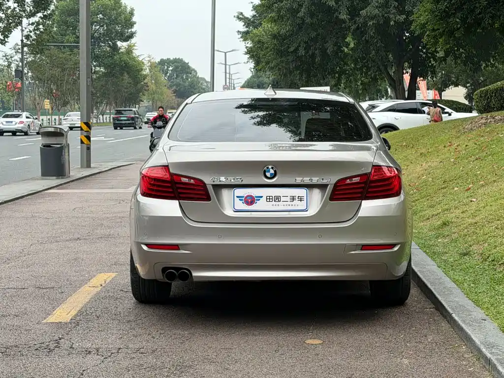 BMW 5 Series — миниатюра 5