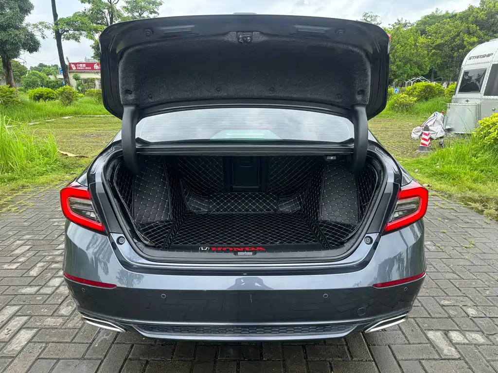 Honda Accord — миниатюра 16