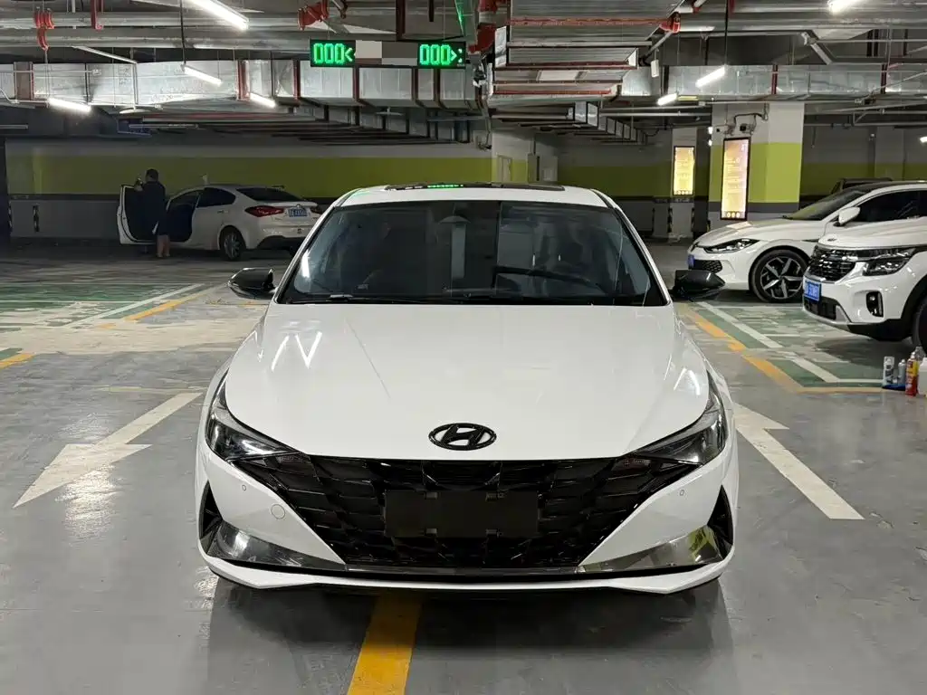 Hyundai Elantra — миниатюра 3