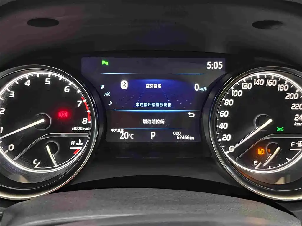 Toyota Camry — миниатюра 18