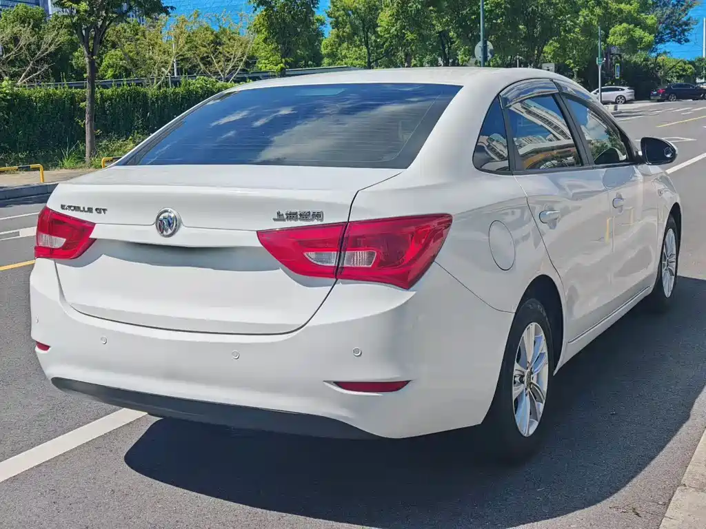 Buick Excelle — миниатюра 9