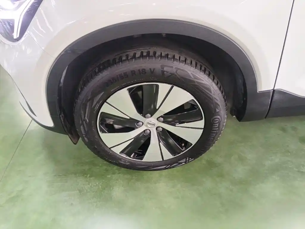Volvo XC40 — миниатюра 23