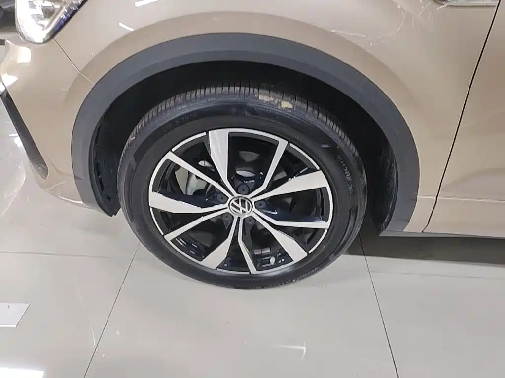 Volkswagen T-Roc — миниатюра 23