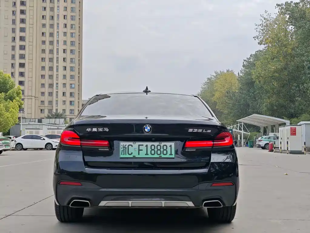 BMW 5 Series New Energy — миниатюра 16