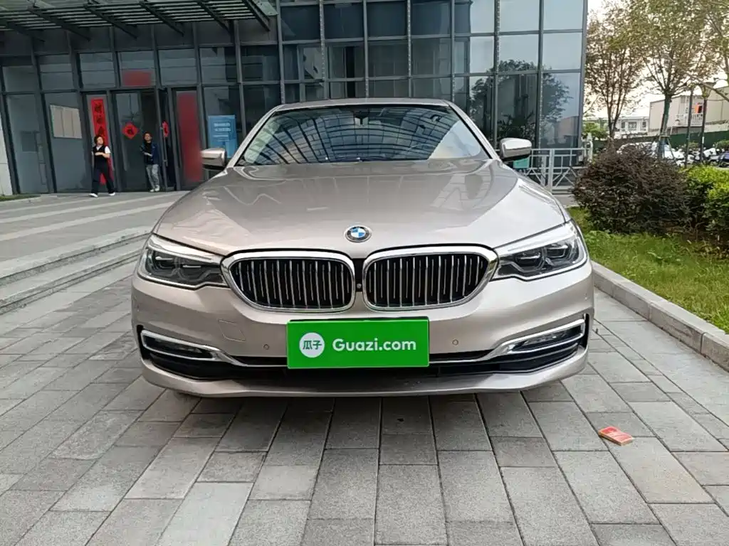 BMW 5 Series — миниатюра 3