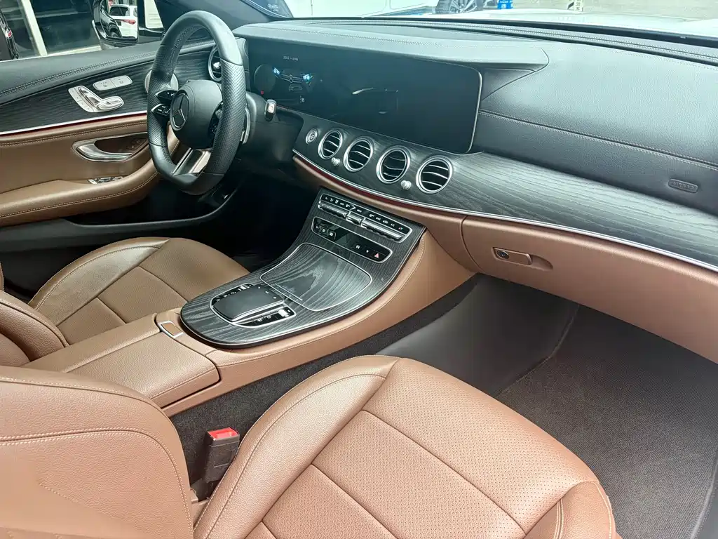 Mercedes-Benz E-Class — миниатюра 19