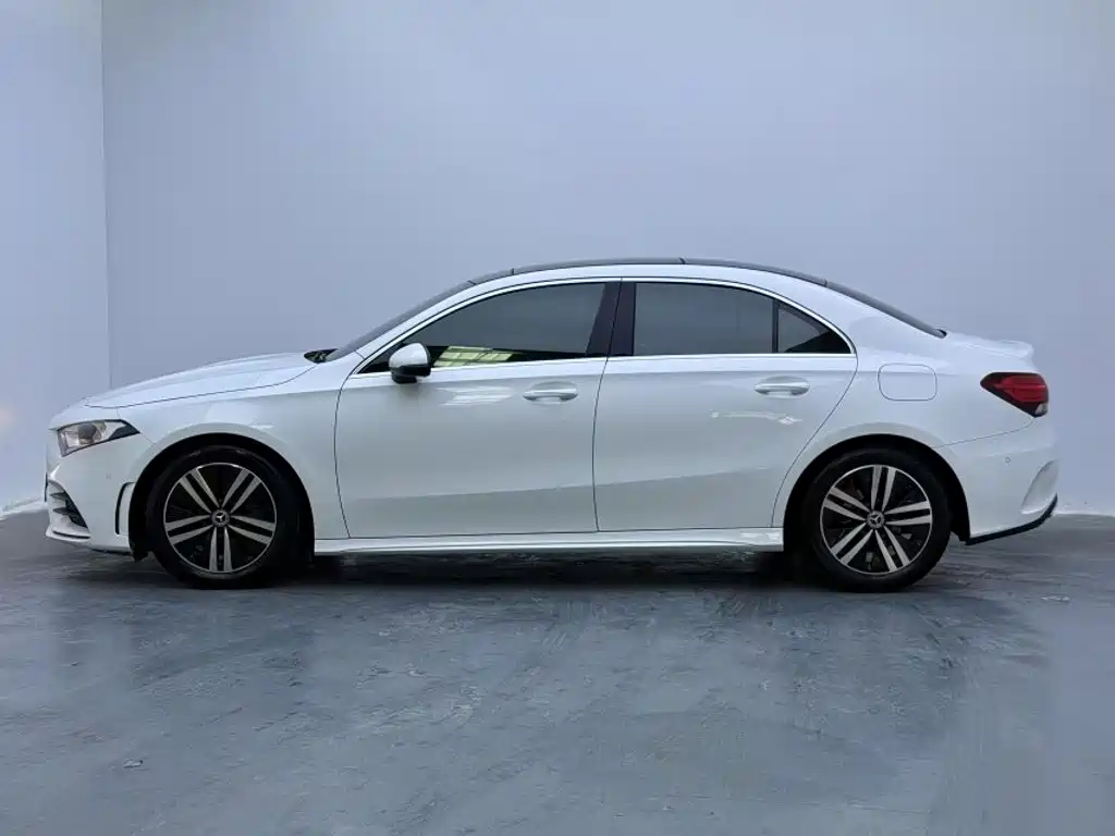 Mercedes-Benz A-Class — миниатюра 6