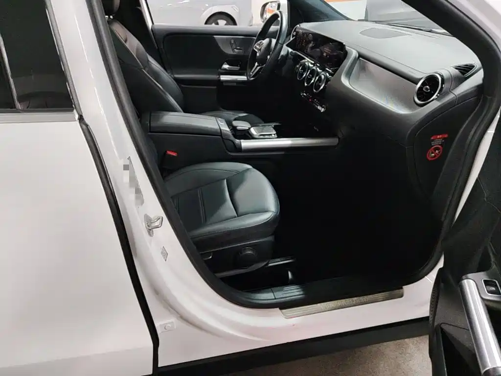 Mercedes-Benz GLA — миниатюра 9