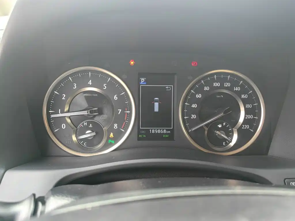 Toyota Alphard — миниатюра 13