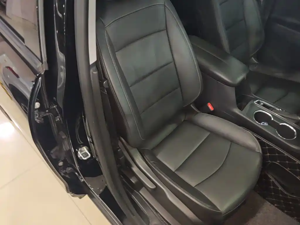 Chevrolet Equinox — миниатюра 25