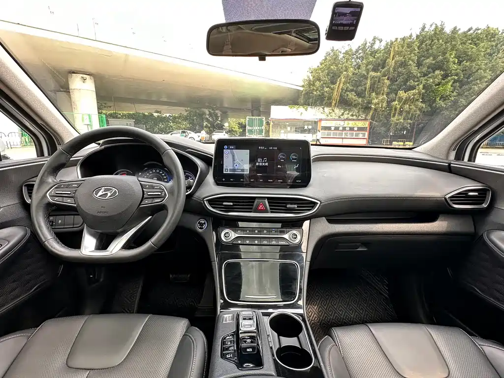 Hyundai Santa Fe — миниатюра 4