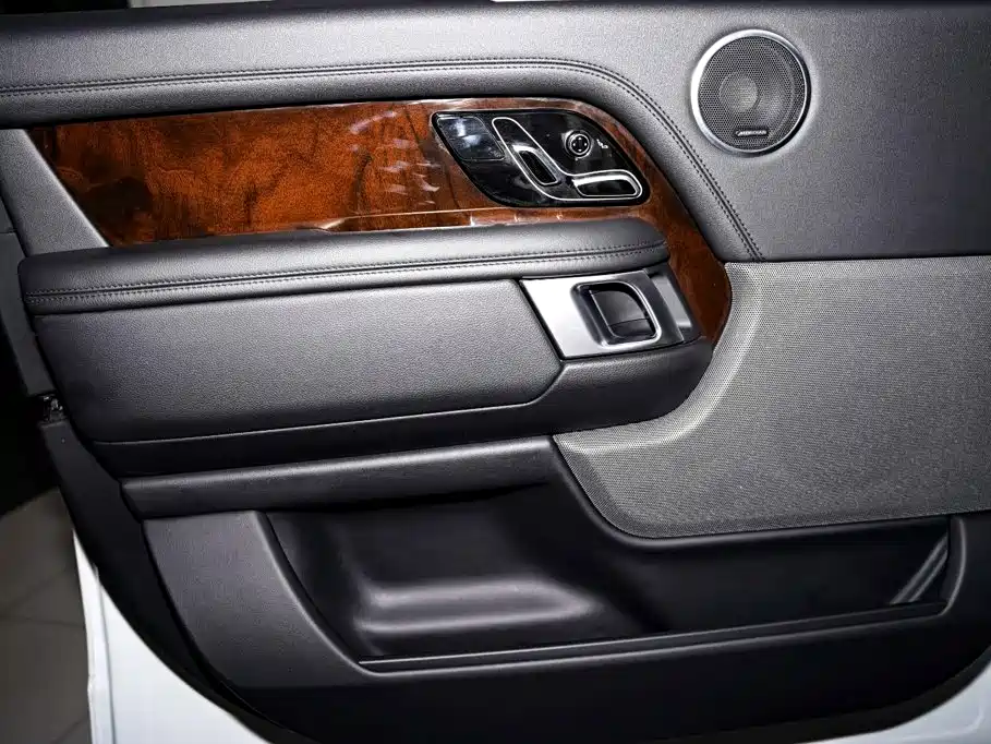 Land Rover Range Rover — миниатюра 7