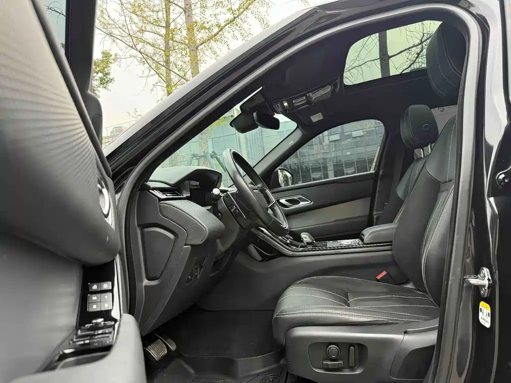 Land Rover Velar — миниатюра 16