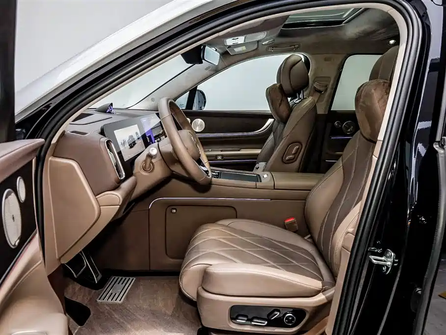 AITO ASK THE WORLD M9