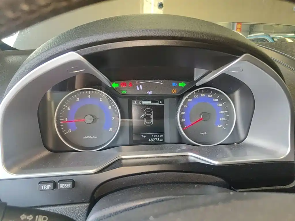 Geely Emgrand — миниатюра 12