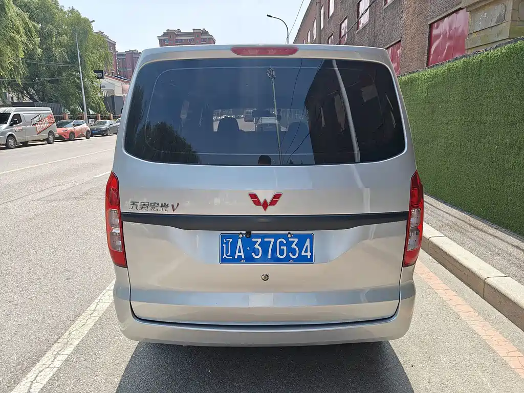 Wuling Hongguang V — миниатюра 5