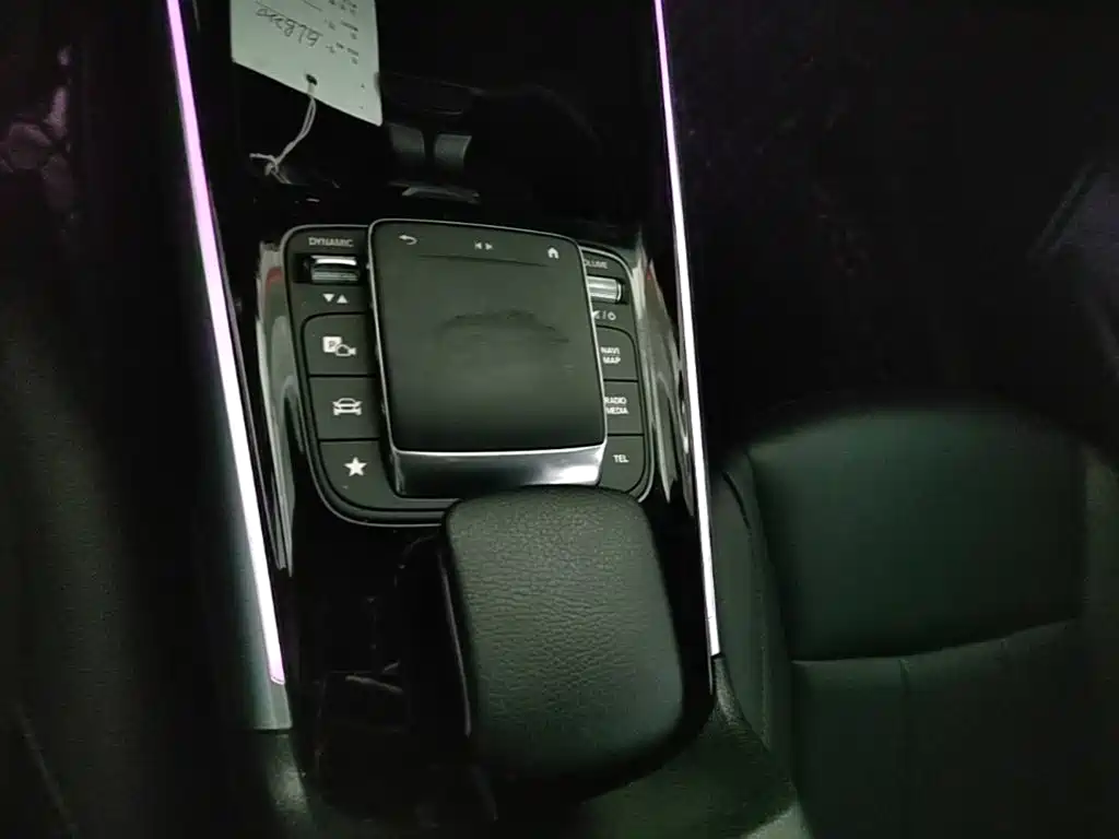 Mercedes-Benz GLB — миниатюра 19