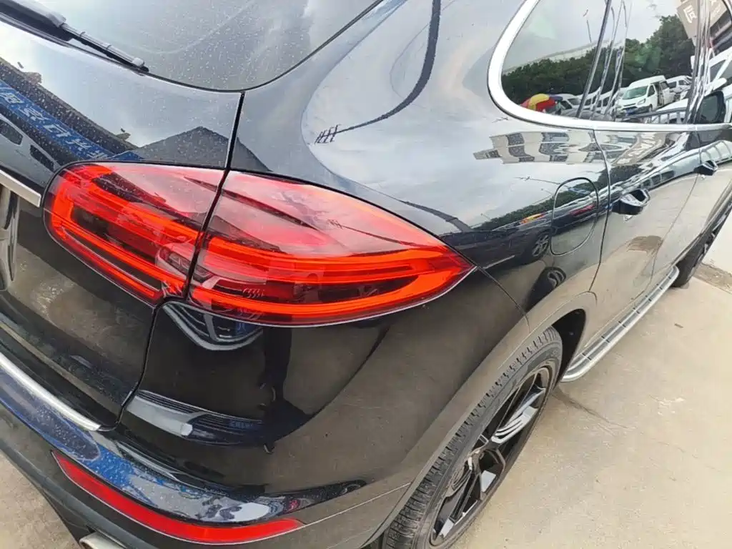 Porsche Cayenne — миниатюра 8