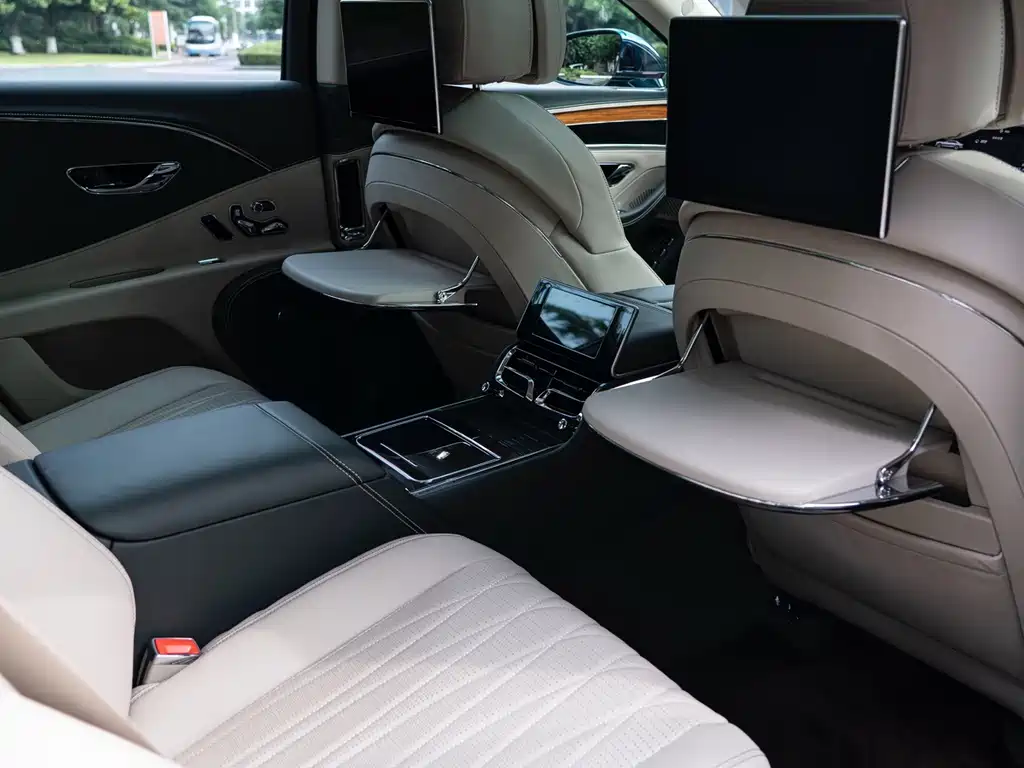 Bentley Flying Spur PHEV — миниатюра 27