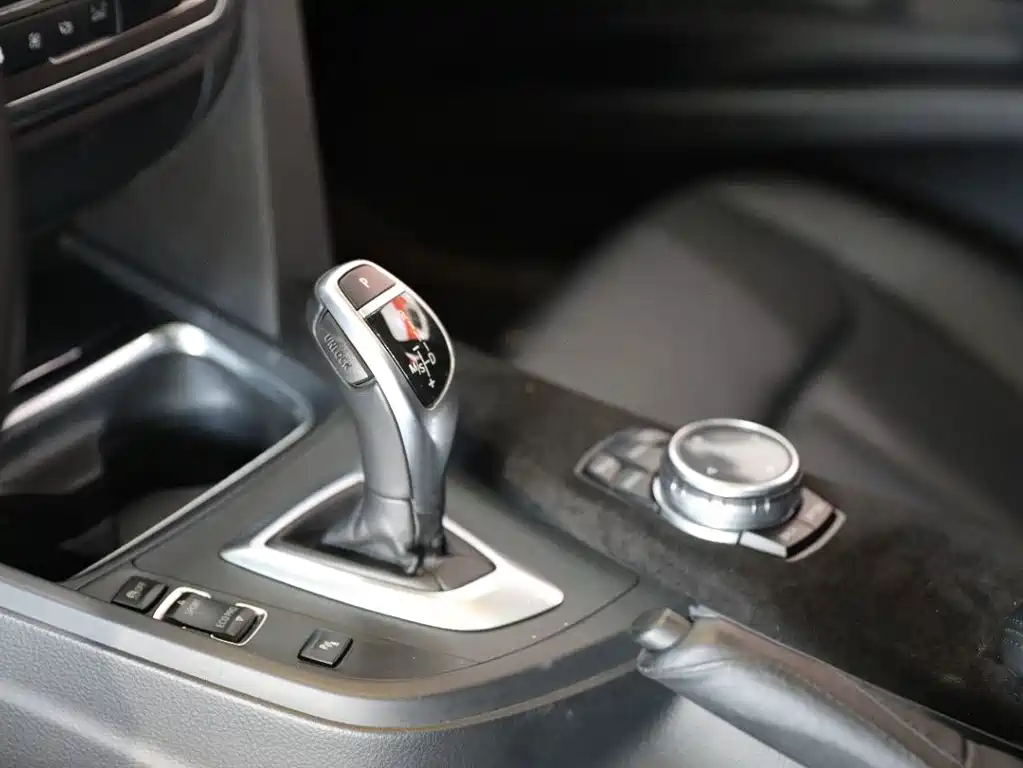 BMW 3 Series — миниатюра 11