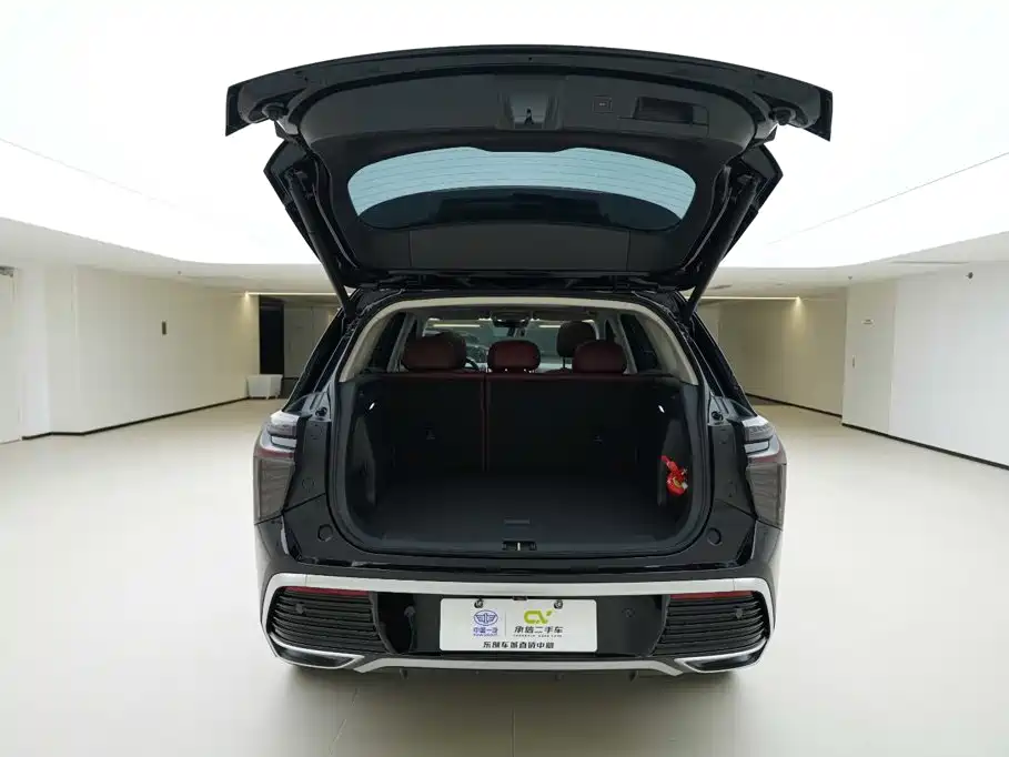 Hongqi Hongqi HS3 PHEV — миниатюра 6