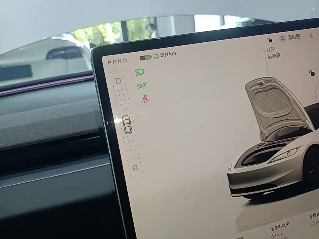 Tesla Model 3 — миниатюра 14