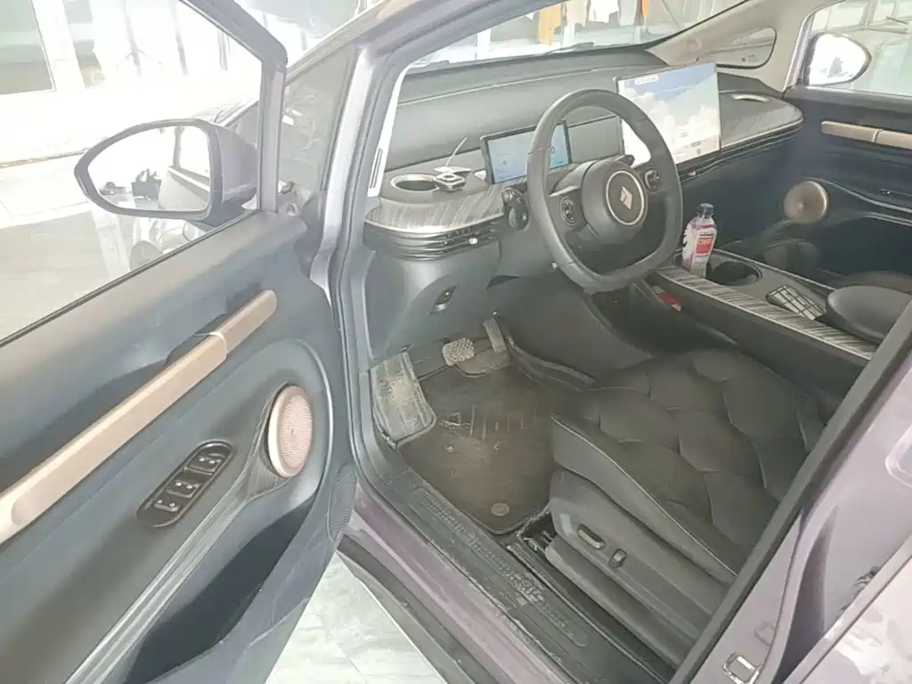 Baojun Yunduo — миниатюра 16