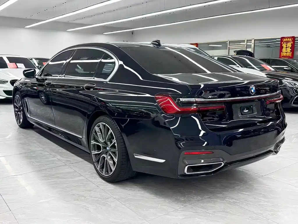 BMW 7 Series — миниатюра 4