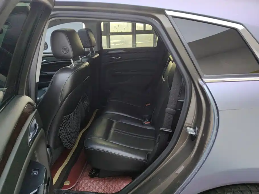 Cadillac SRX — миниатюра 11