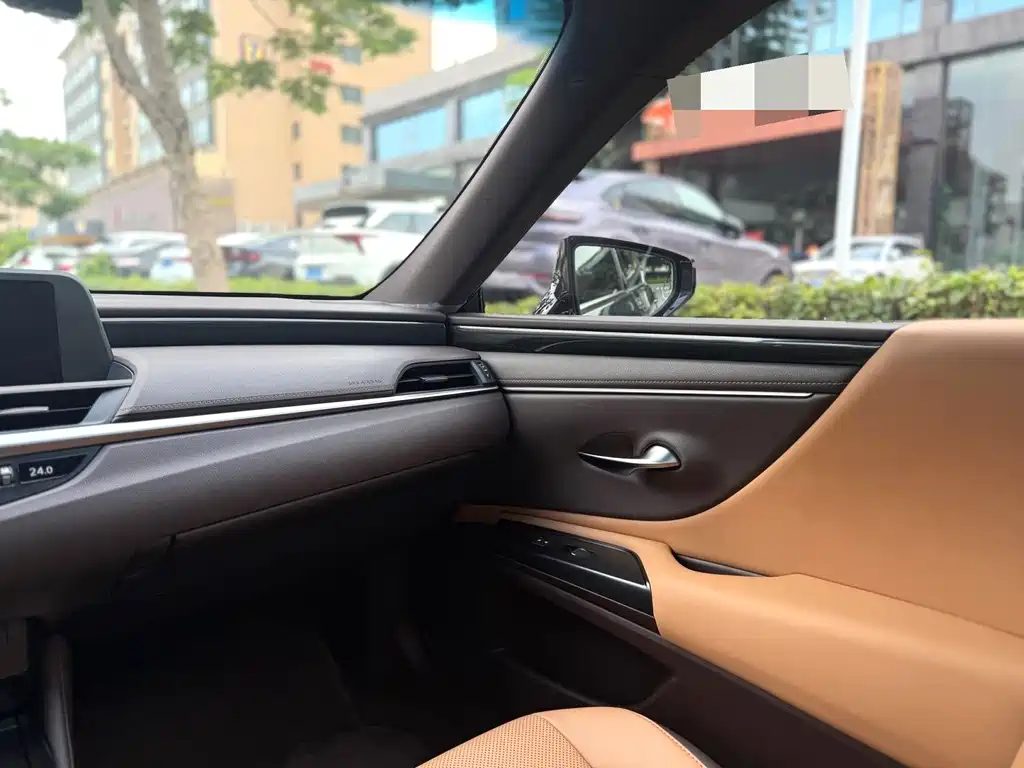 Lexus ES — миниатюра 8
