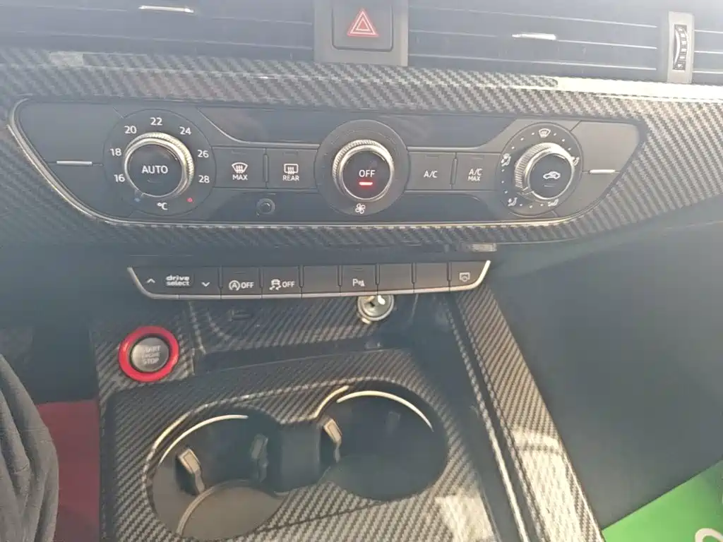 Audi A4L — миниатюра 13