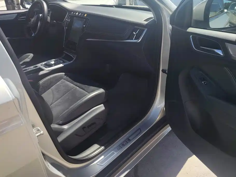 Roewe RX5 New Energy — миниатюра 8