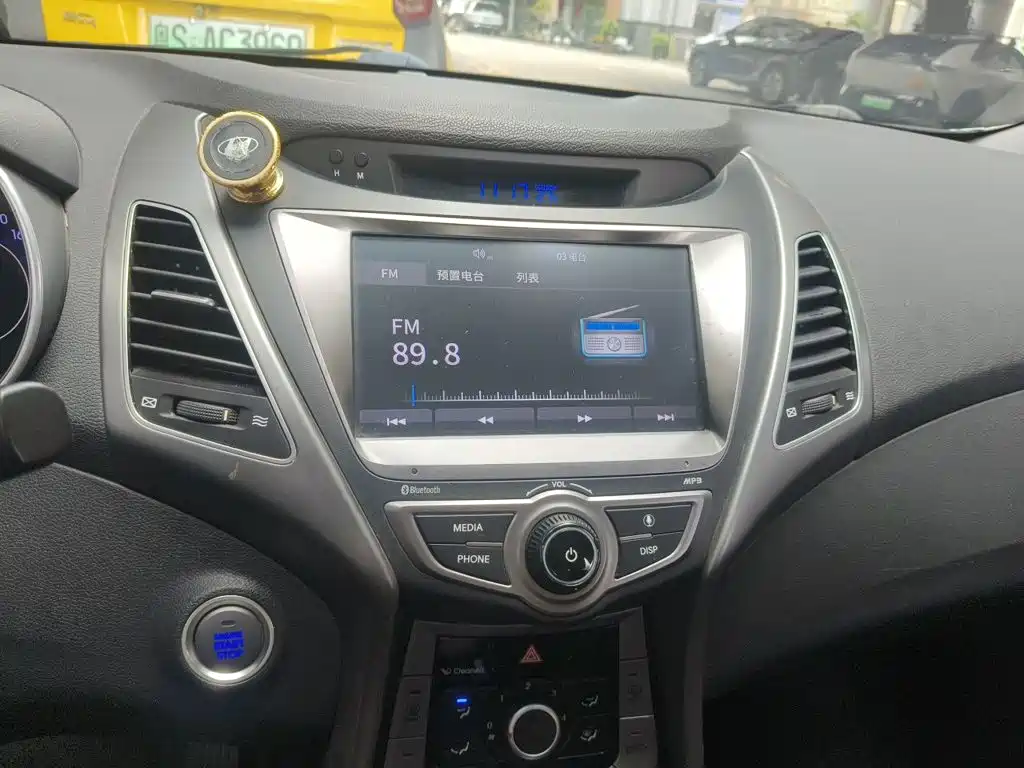 Hyundai Elantra Langdong — миниатюра 6