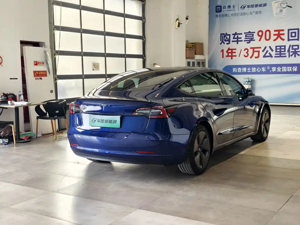 Tesla Model 3 — миниатюра 9