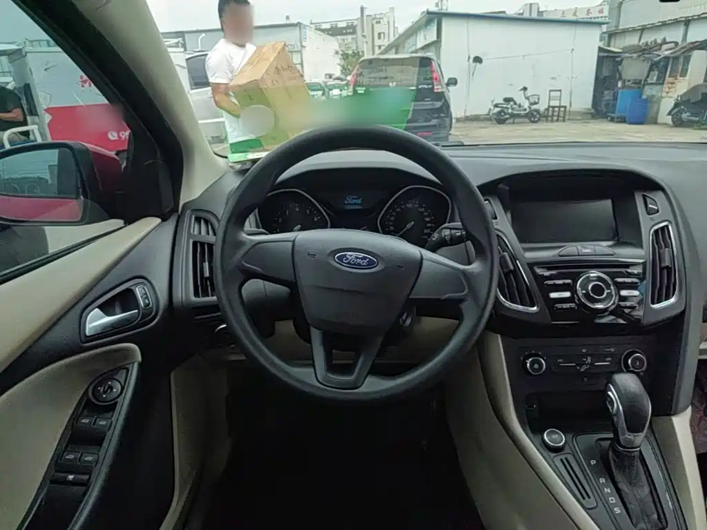 Ford Focus — миниатюра 11