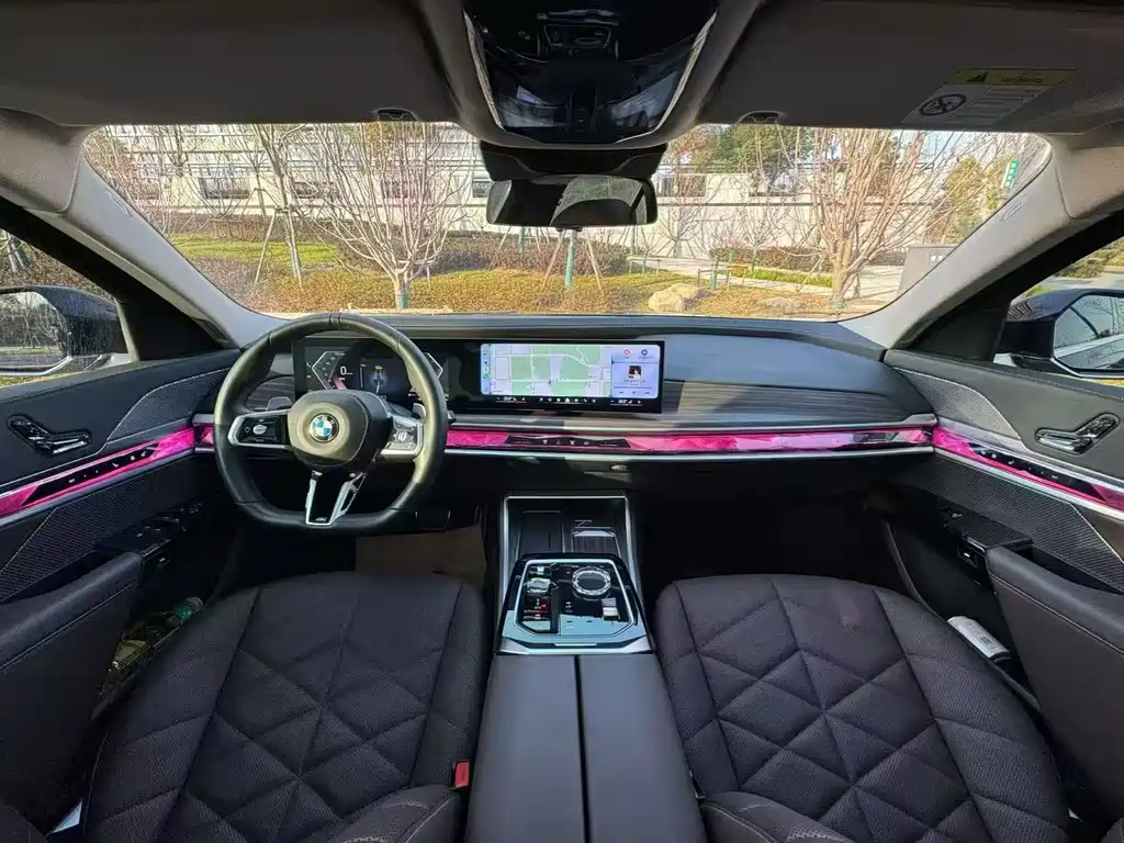 BMW 7 Series — миниатюра 5