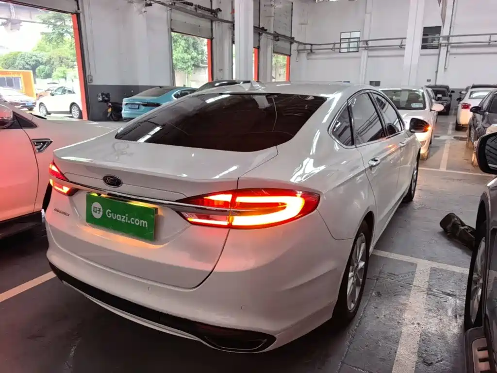 Ford Mondeo — миниатюра 7