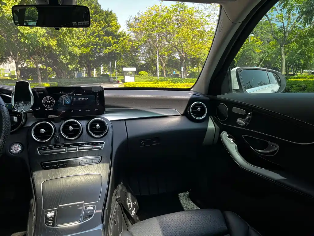 Mercedes-Benz C-Class — миниатюра 16