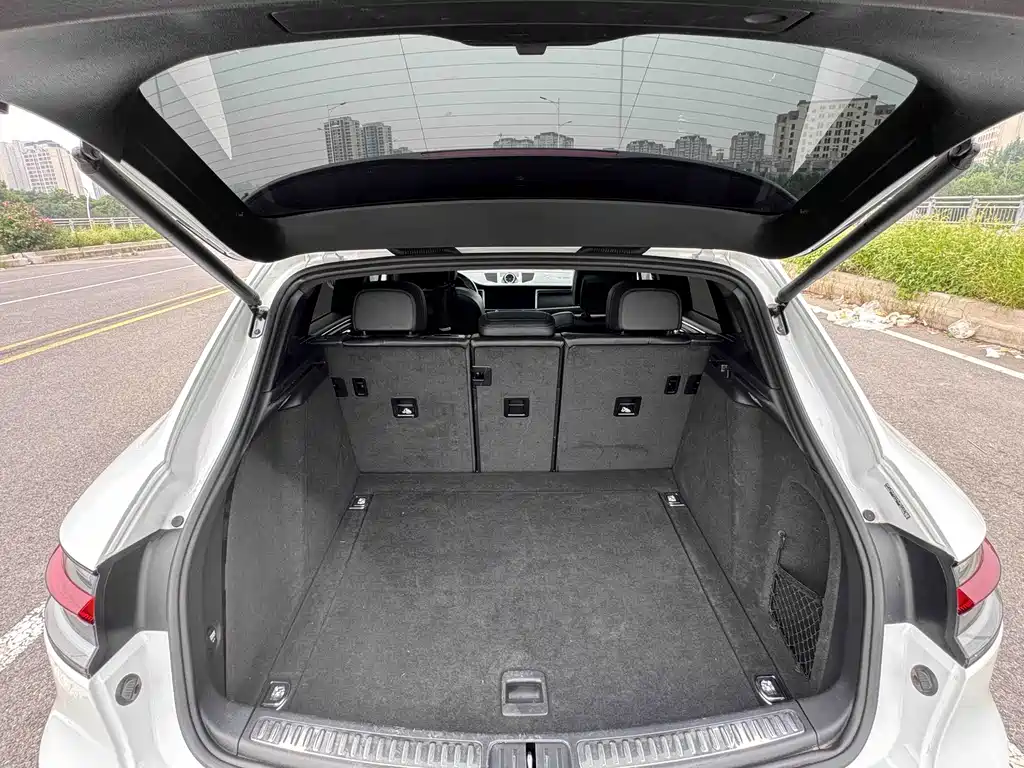 Porsche Macan — миниатюра 20