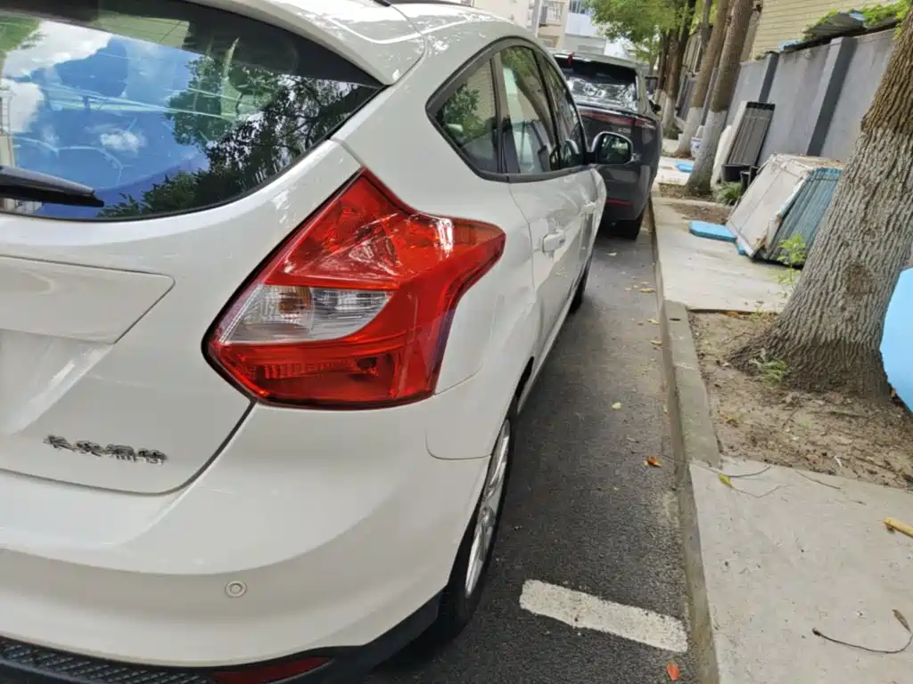 Ford Focus — миниатюра 8