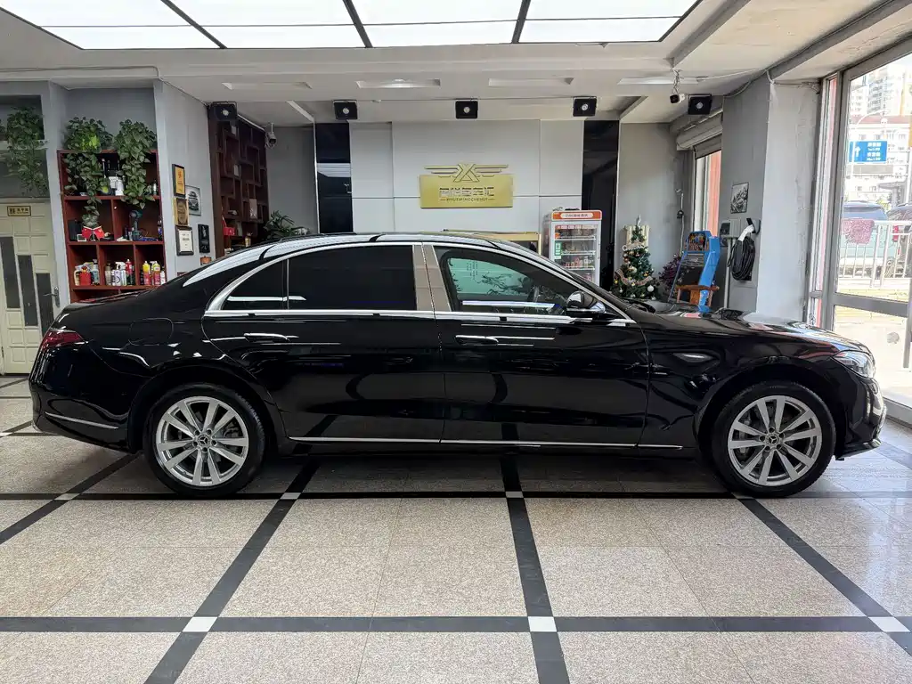 Mercedes-Benz S-Class — миниатюра 6