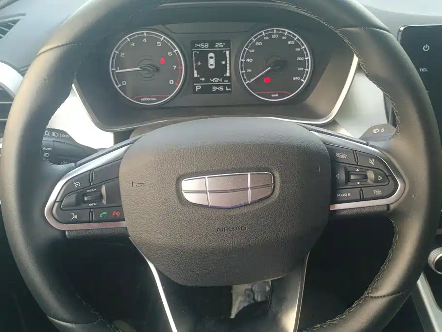Geely Binyue — миниатюра 15