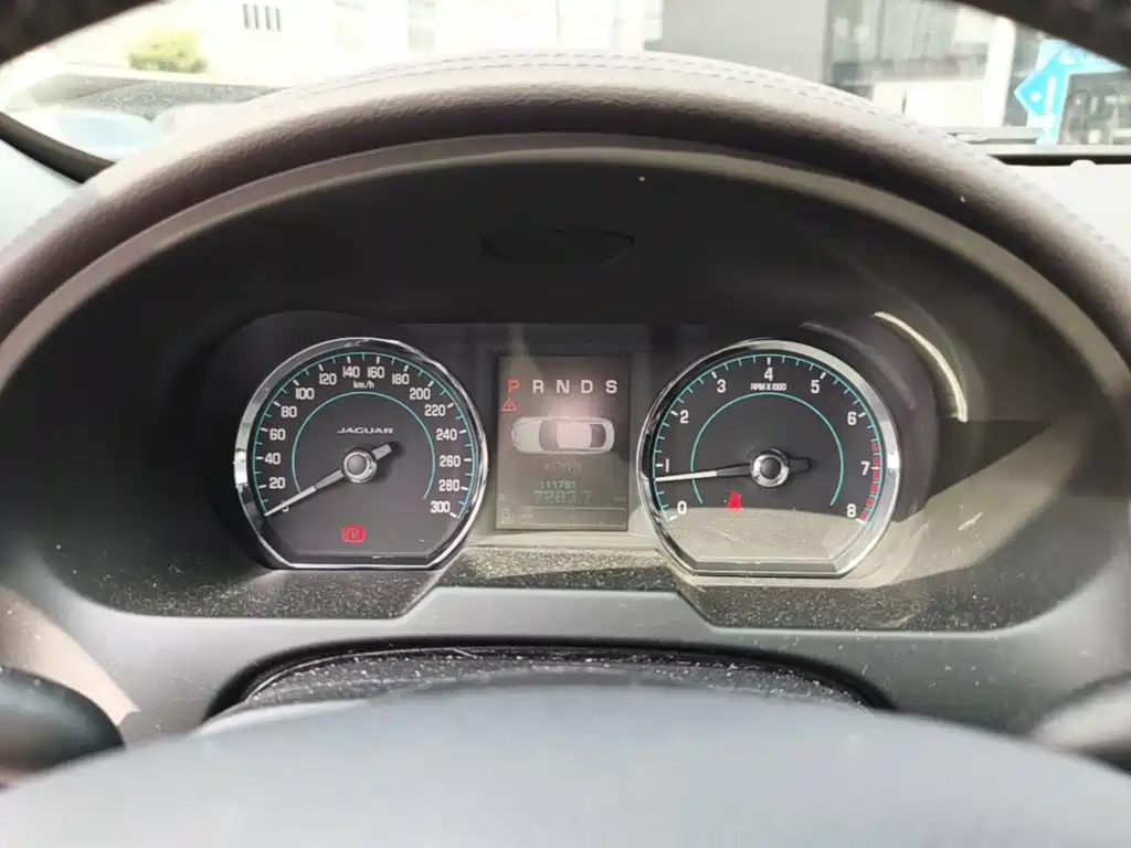 Jaguar XF — миниатюра 16
