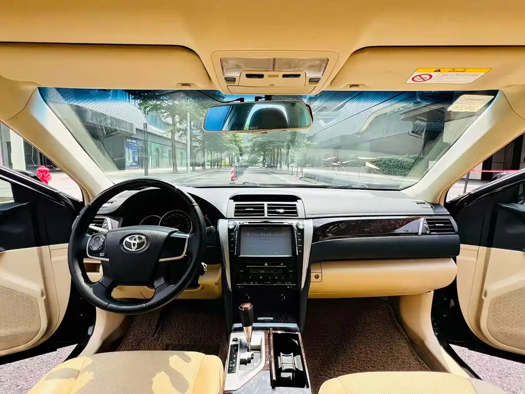 Toyota Camry — миниатюра 7