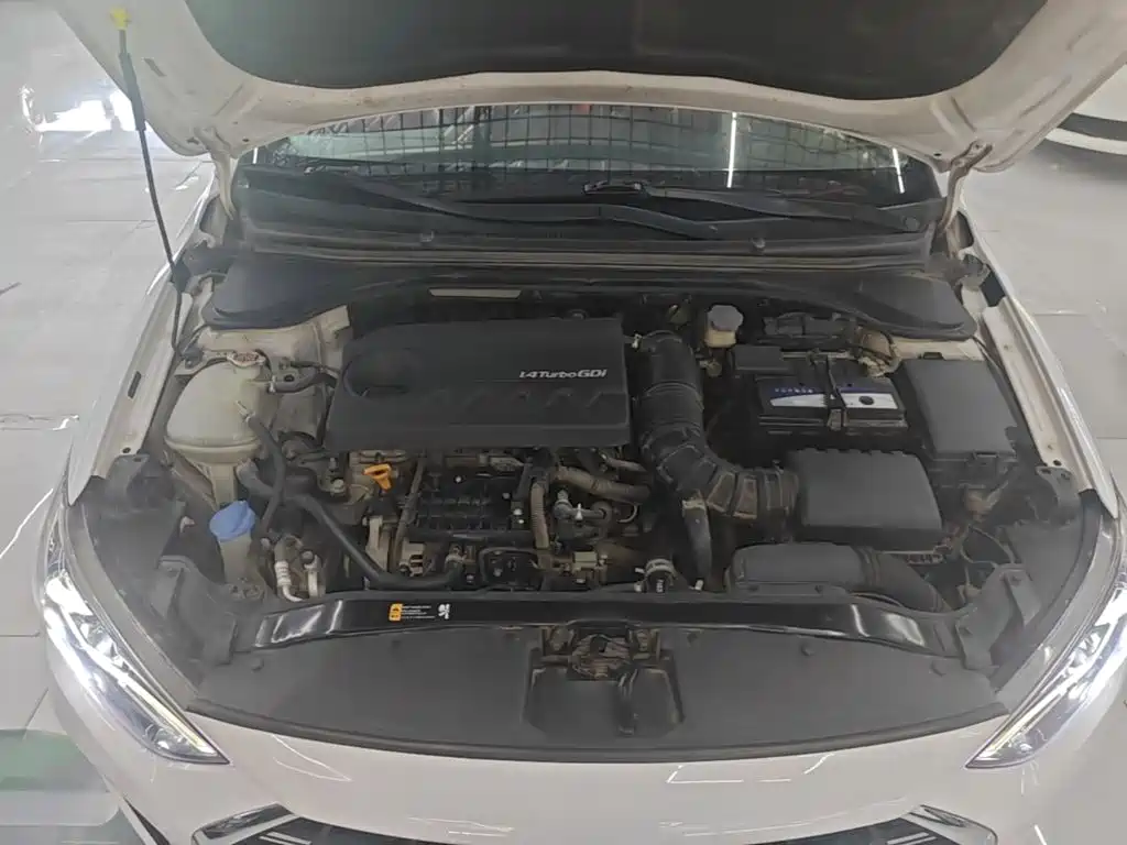 Hyundai Elantra — миниатюра 20